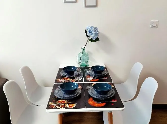 Le Myanmar - Hyper Centre - Parking - 4p Le Mans