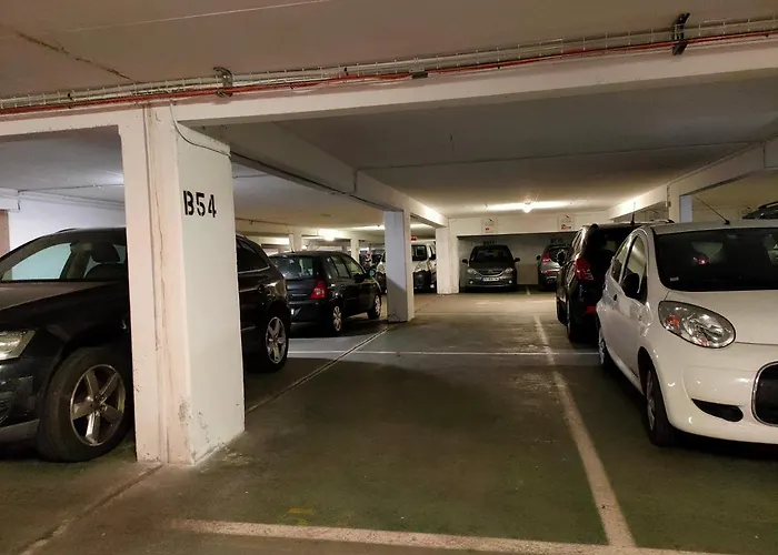 Le Myanmar - Hyper Centre - Parking - 4p * Le Mans